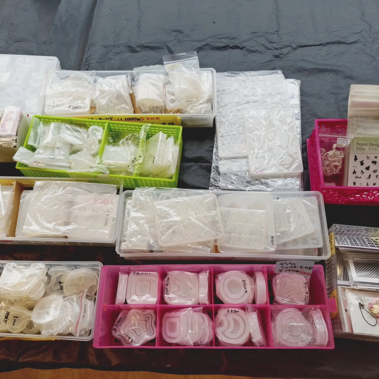 メイカーズピアにてレジン体験を本日行っております！レジン資材...