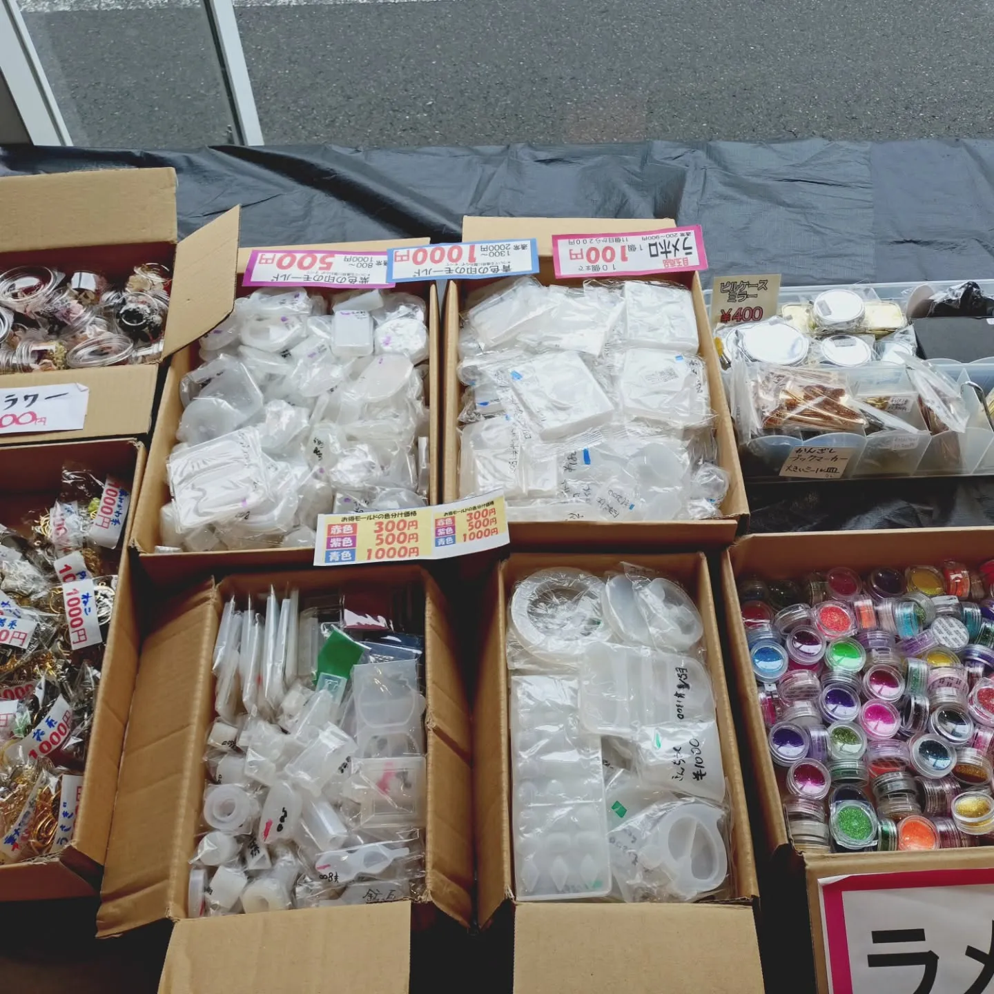 メイカーズピアにてレジン体験を本日行っております！レジン資材...