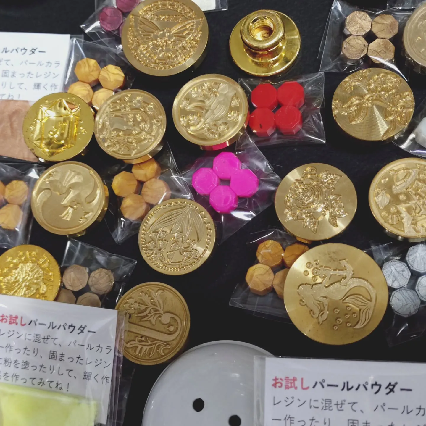 シーリングスタンプガチャにクリスマス🎄限定でパール顔料がつい...