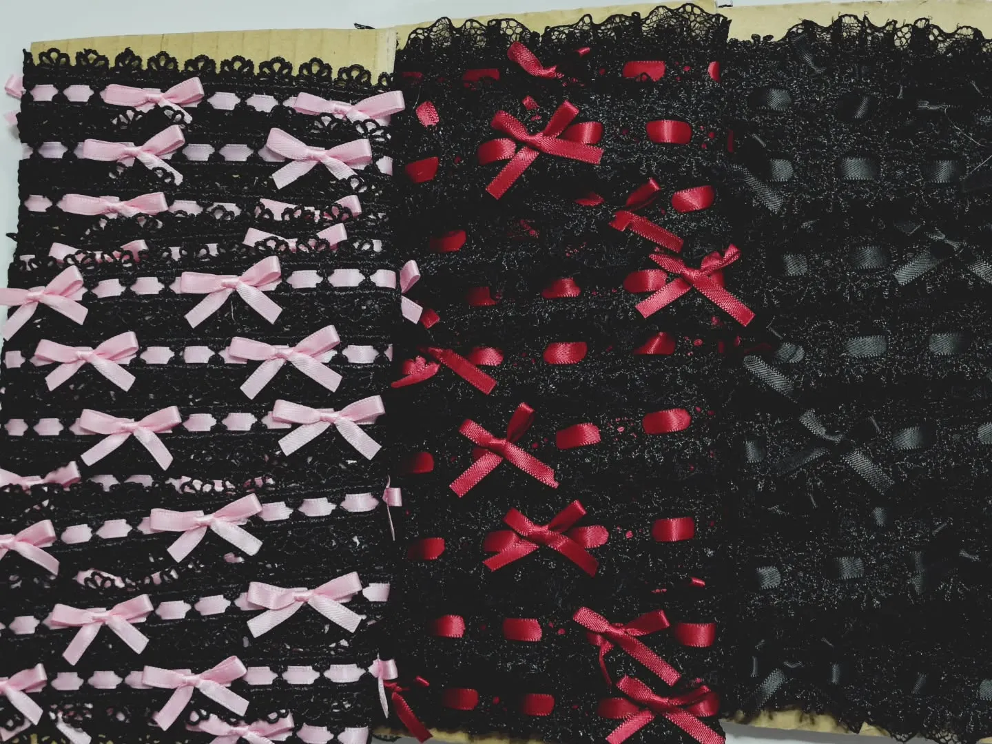 新しいはしごレース入荷しました！レースがついてるタイプとつい...