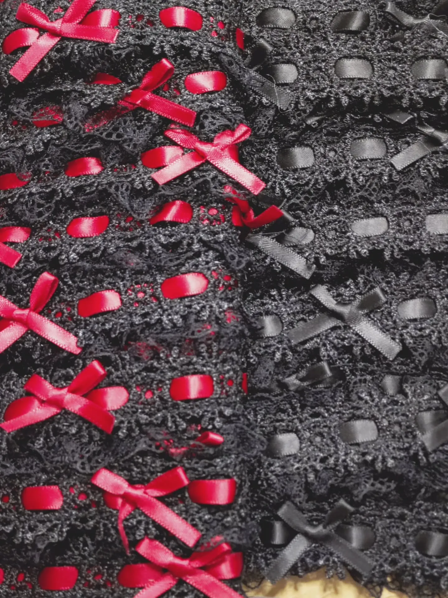 新しいはしごレース入荷しました！レースがついてるタイプとつい...