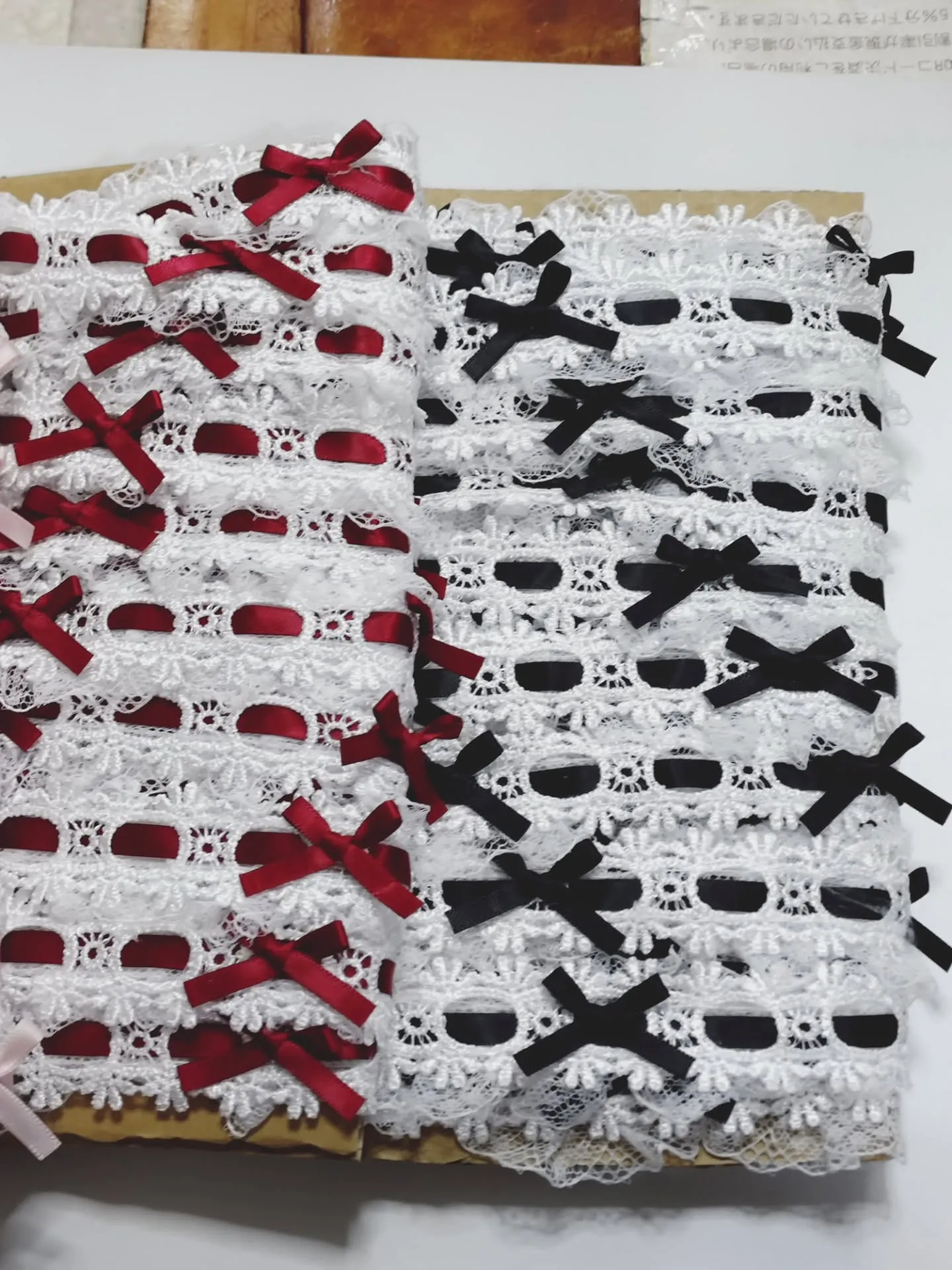 新しいはしごレース入荷しました！レースがついてるタイプとつい...