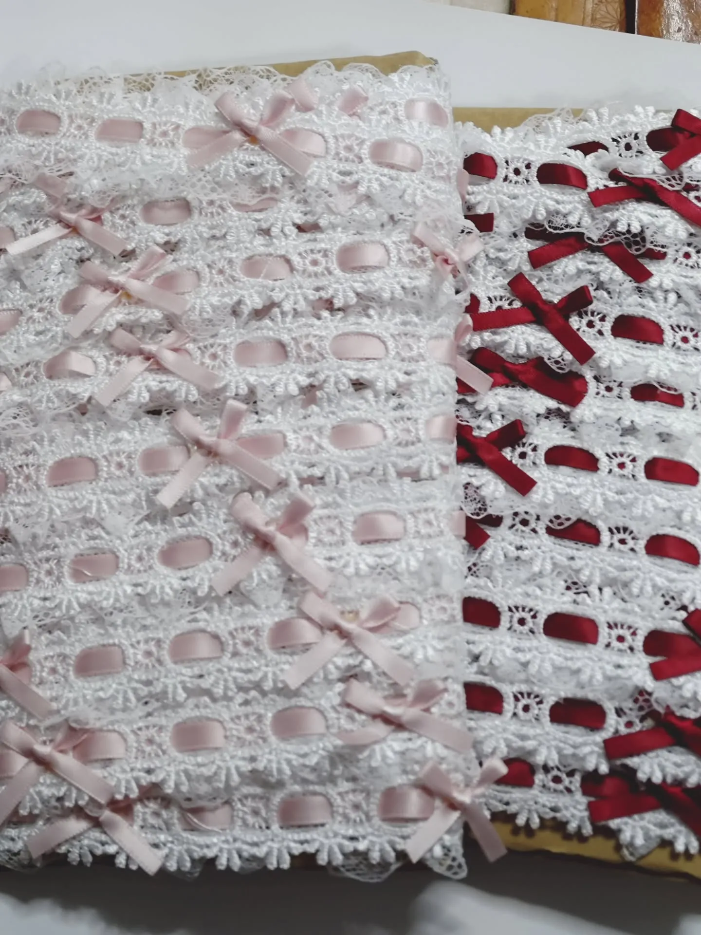 新しいはしごレース入荷しました！レースがついてるタイプとつい...