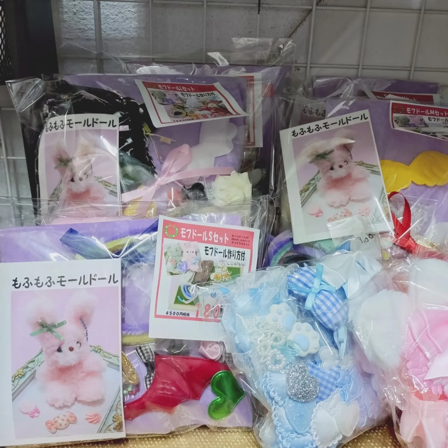 本店にてクリスマス🎄🎅のセットや使い比べのレジンセットなだ販...