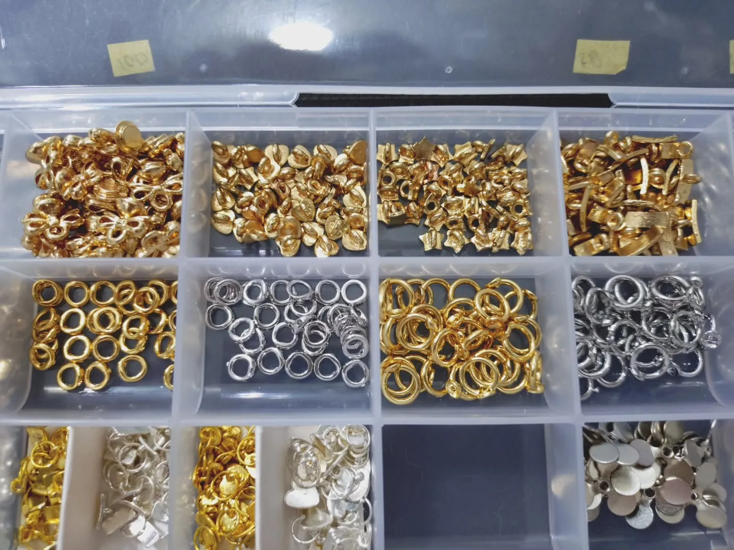 新しい貼付け金具が入荷しました！