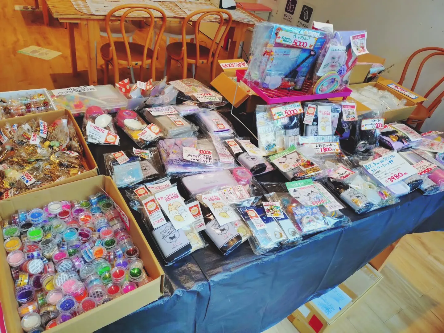 本日メイカーズピアにてレジン体験、クリスマスセットなどのレジ...