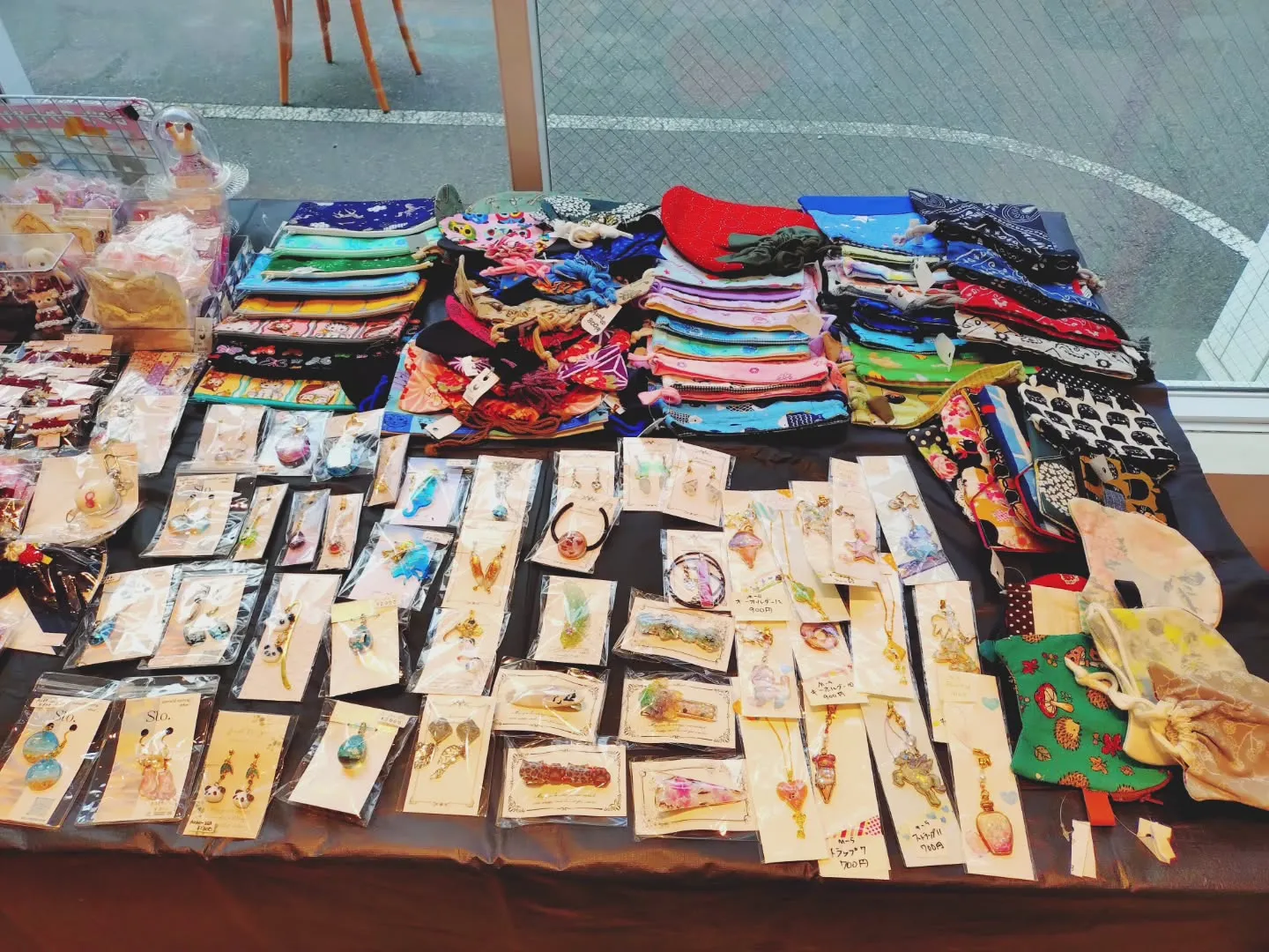 本日メイカーズピアにてレジン体験、クリスマスセットなどのレジ...