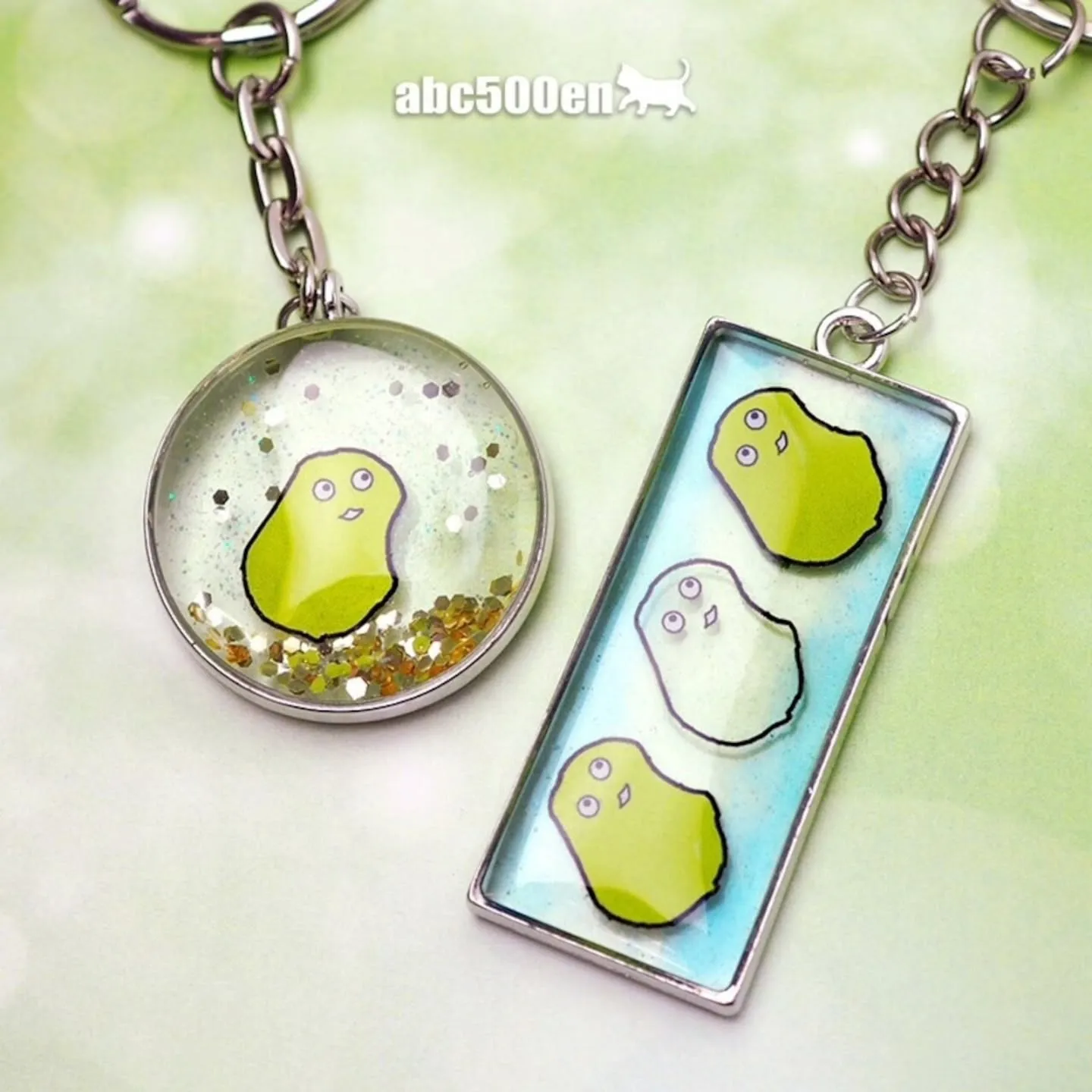 人気なナウルくんとミャクミャクのレジンクラブのシールをセット...