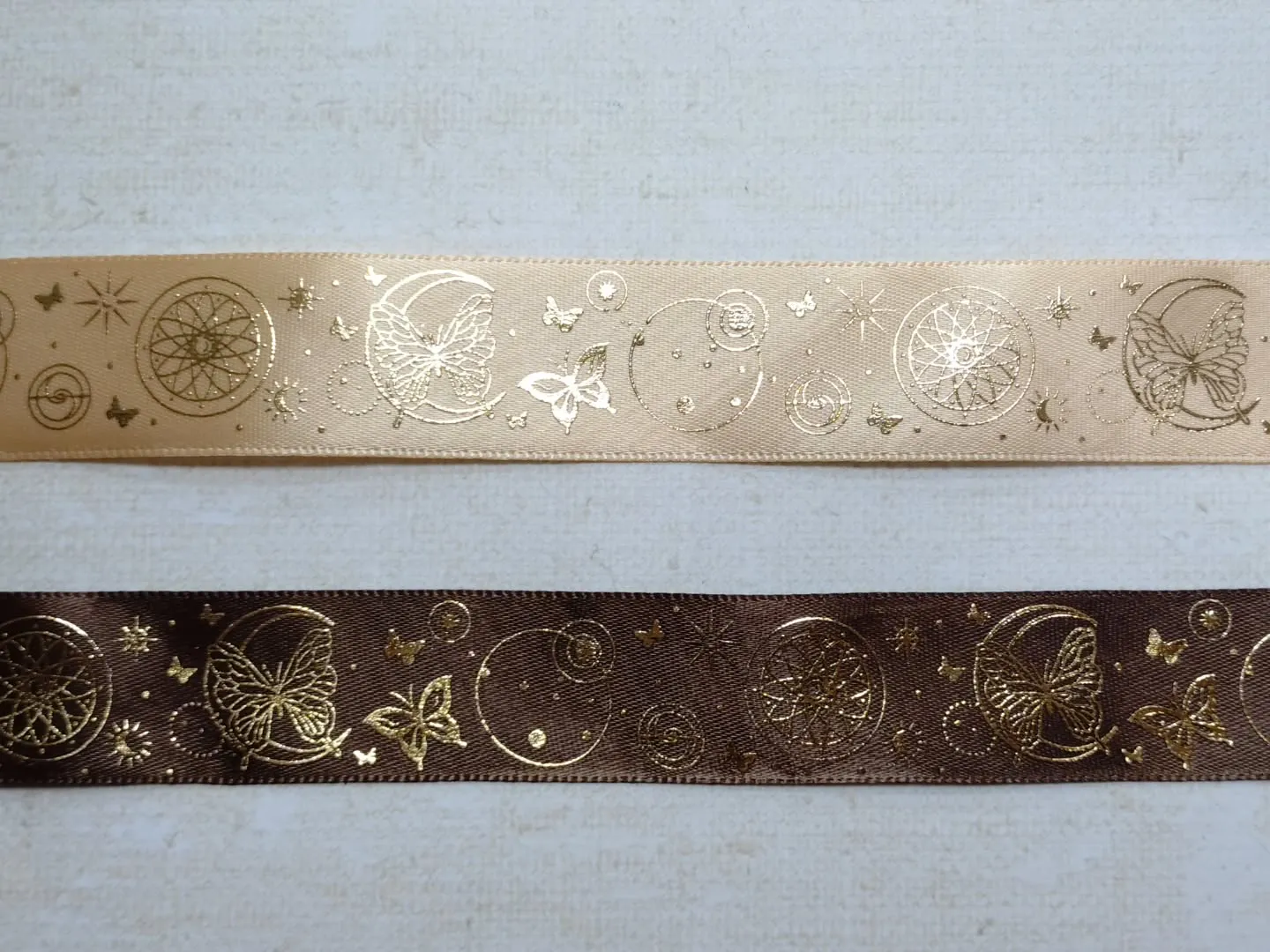 ハシゴレースと箔押しリボンが入荷しました！