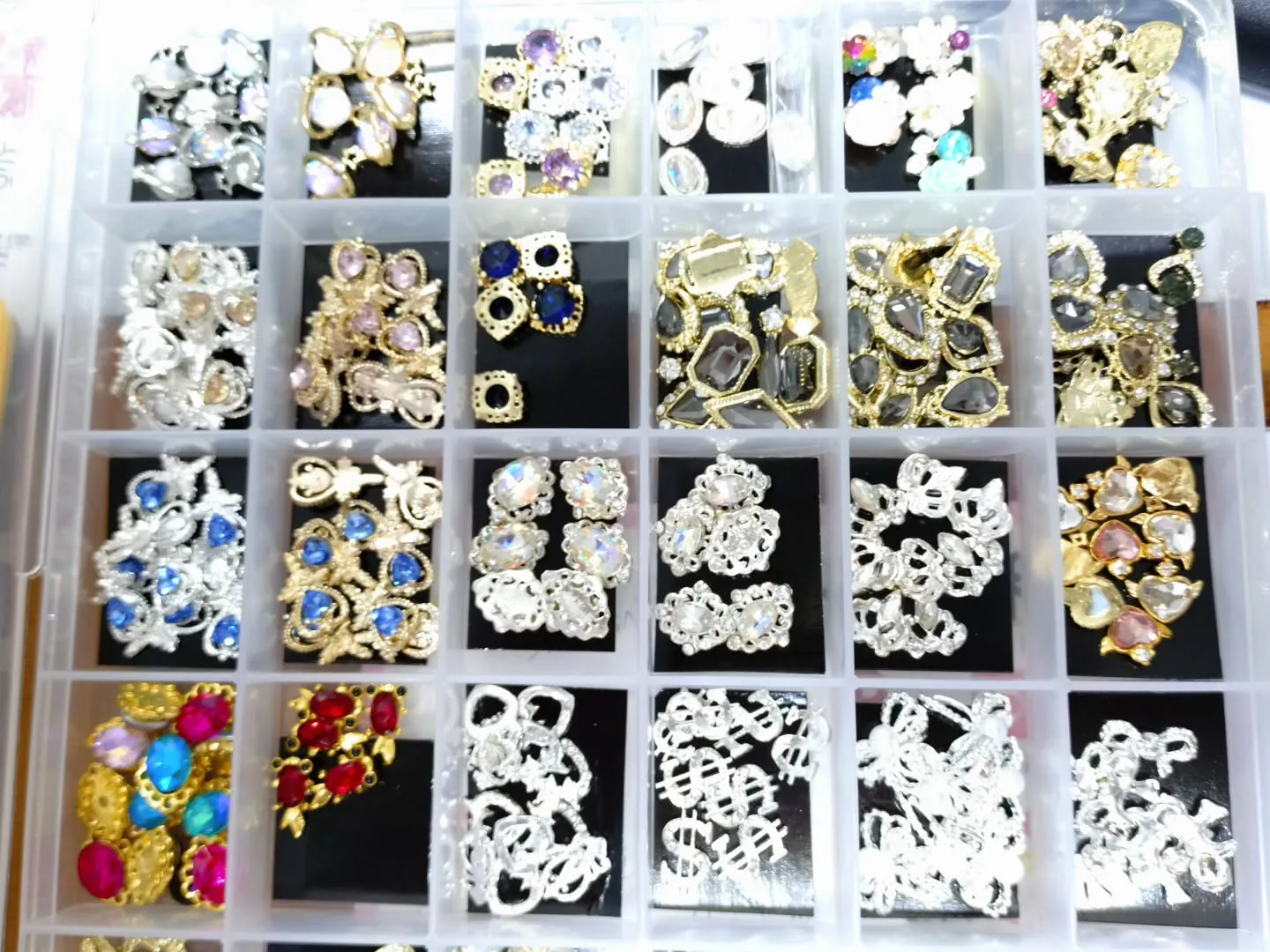 本店にある✨キラキラパーツ！