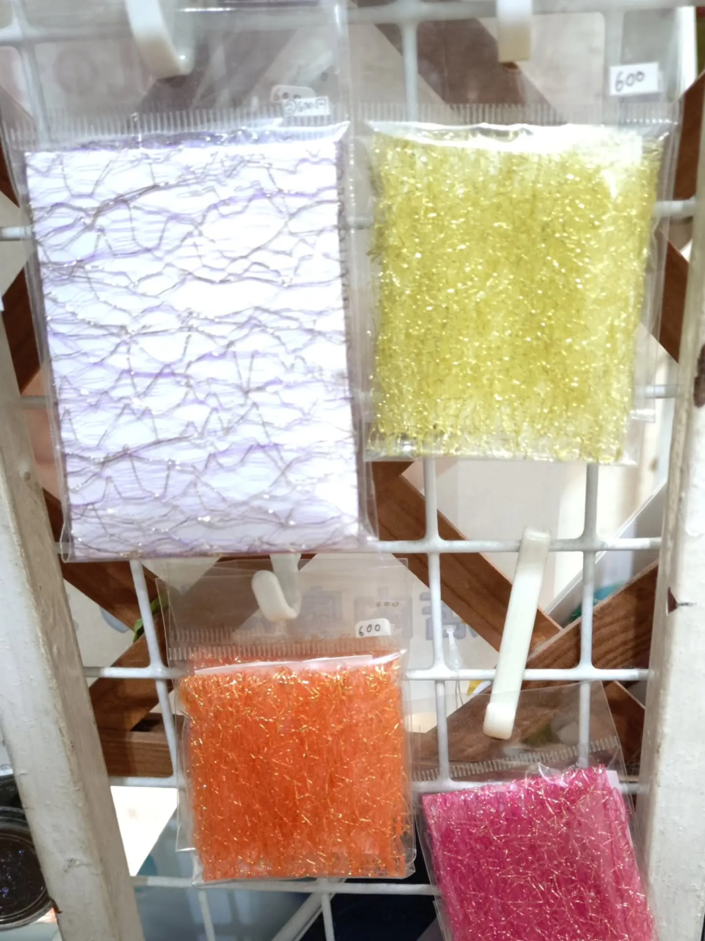 網目状になった封入アイテム！重ねていれるだけで色がはっきりし...