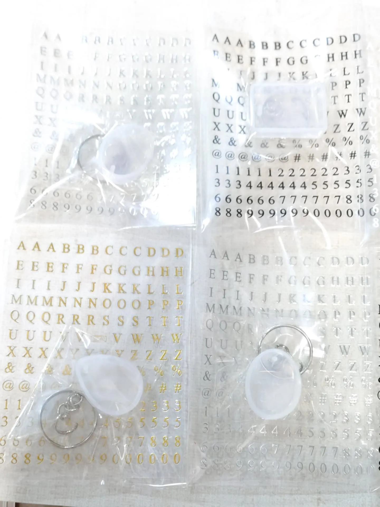 アルファベットのシールとモールドとキーホルダーのセット！