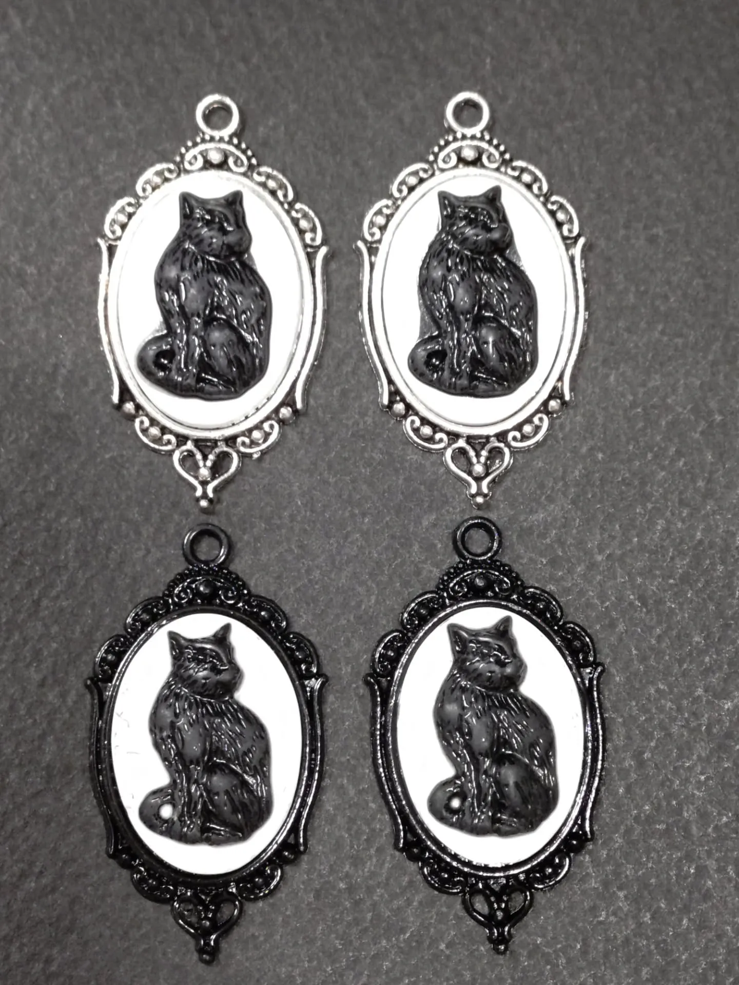 キラキラ✨パーツ、猫のカメオ、バラ🌹コウモリ🦇のカメオも入荷...