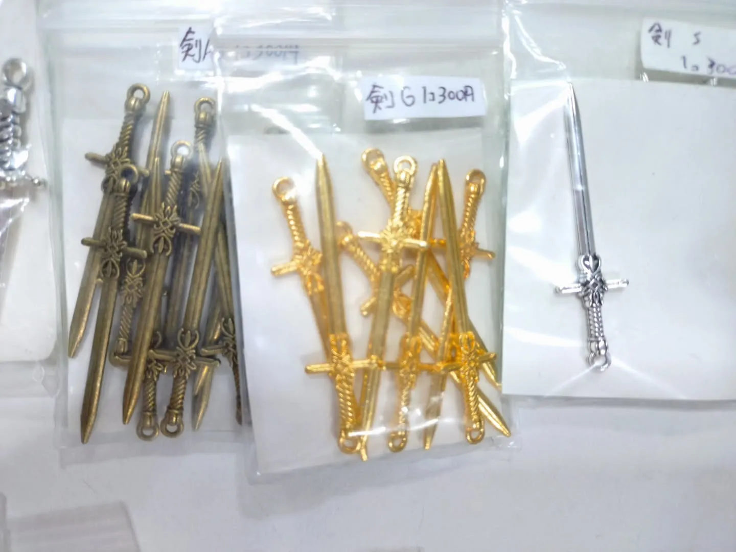 ⚔️剣のパーツか再入荷しました！なかったお色を増やしました！