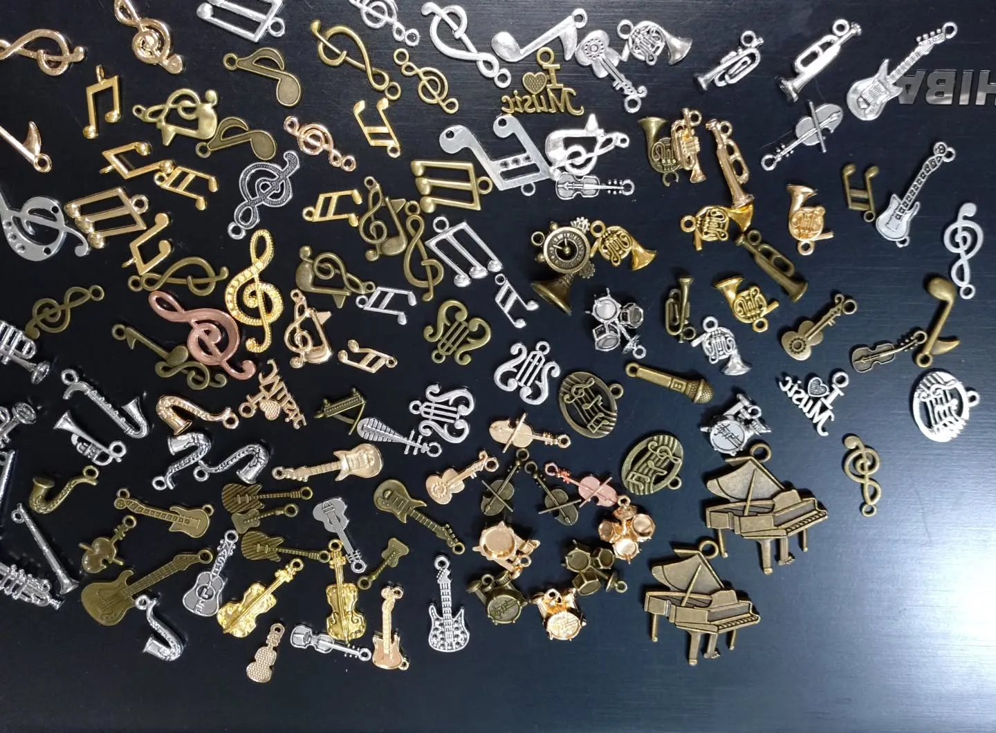 楽器や音符のチャームが増えました！