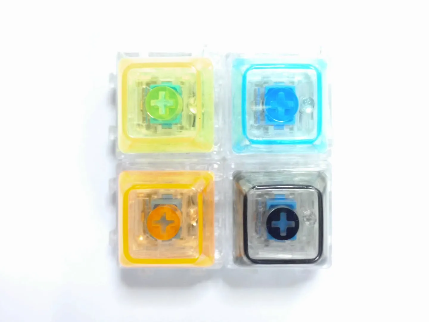 光るクリッカーがたくさん入荷しております♪